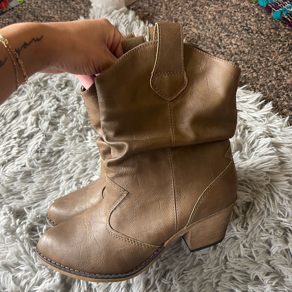 brown cowboy boots